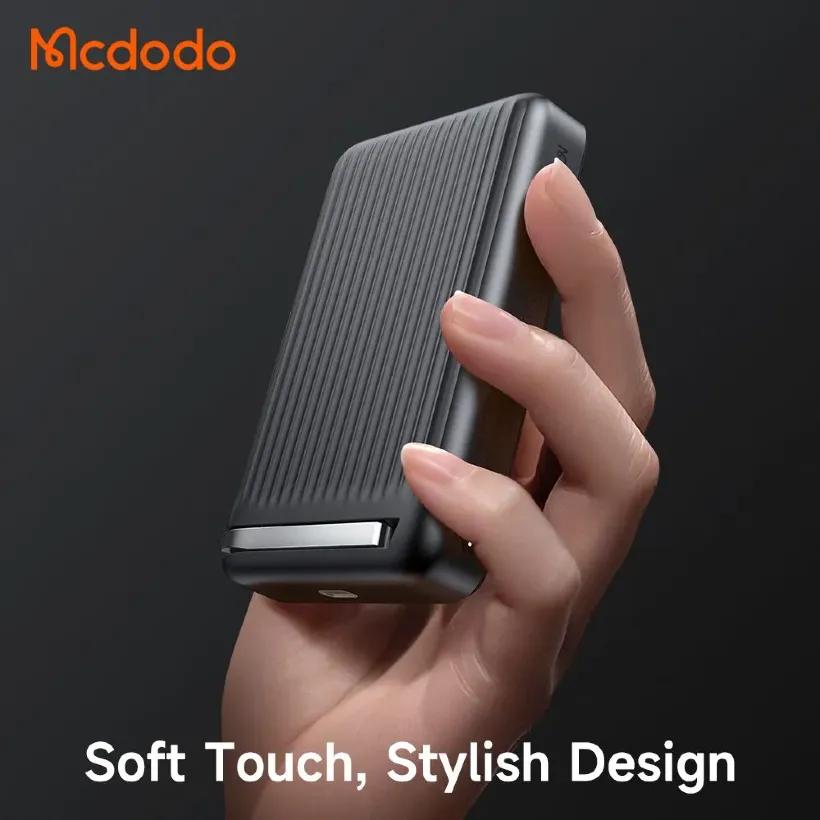 پاوربانک وایرلس 10000 مگنتی مک دودو مدل MC-781 Qi2 توان 30 وات image gallery