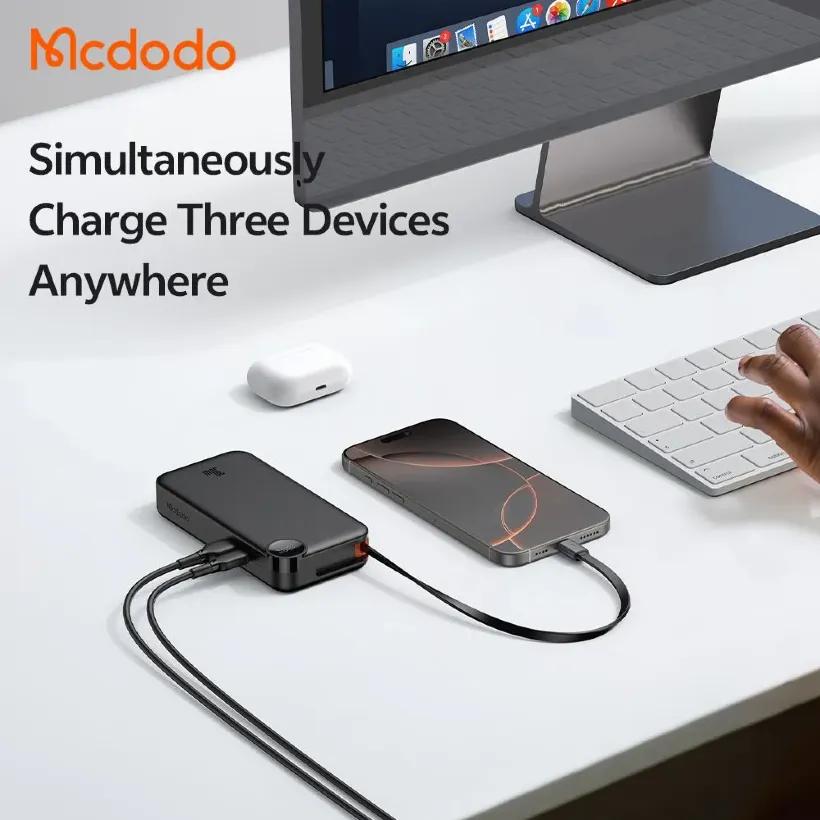 پاوربانک 10000 مک دودو  مدل Freego MC-3870 توان 30 وات همراه با کابل متصل image gallery